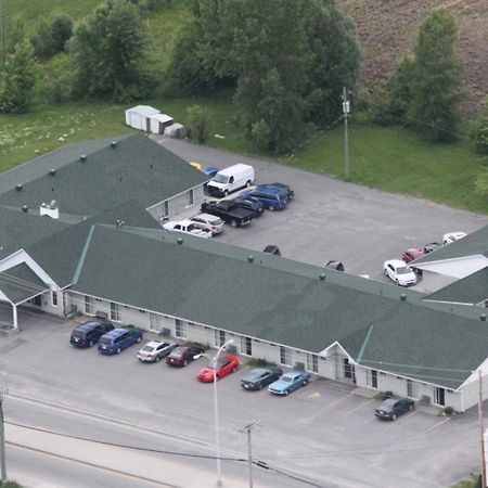 Motel Les Pignons Verts Buckingham Exterior foto