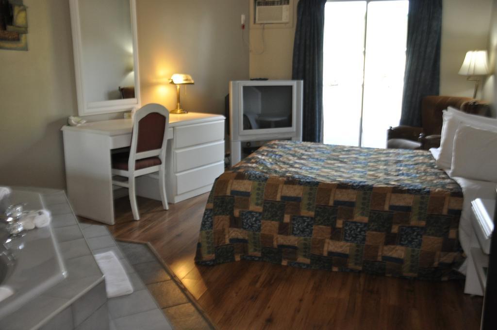 Motel Les Pignons Verts Buckingham Cameră foto